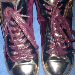 Micheal Kors size 2 kids